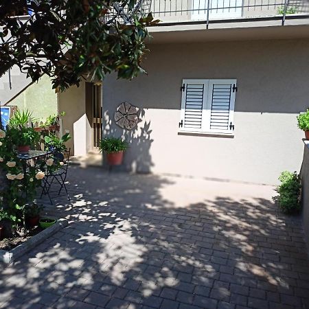 Marco - Camere Con Bagno Privato Vicino Al Centro Foligno Exterior photo