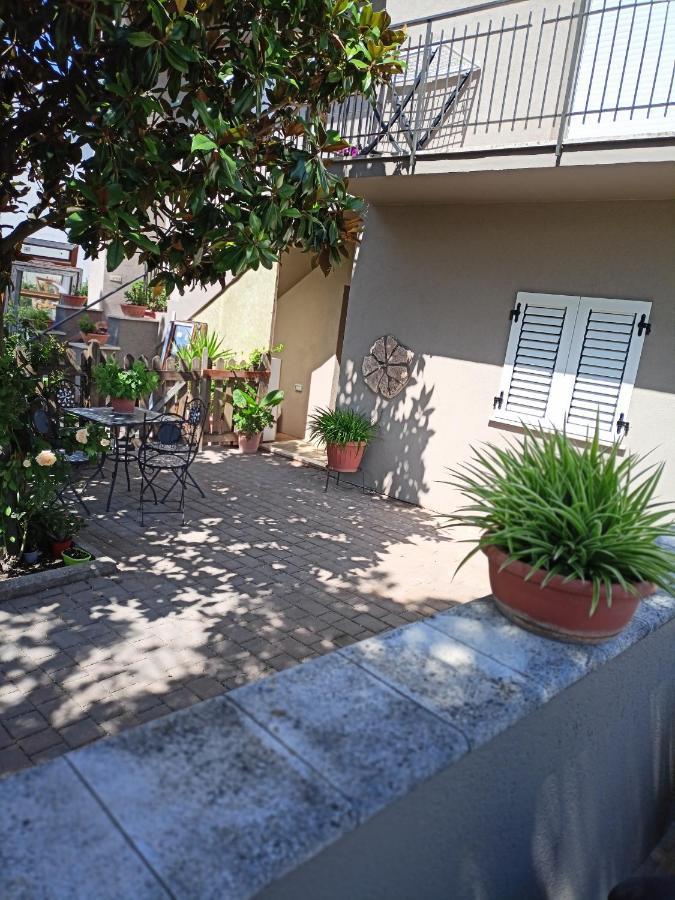 Marco - Camere Con Bagno Privato Vicino Al Centro Foligno Exterior photo