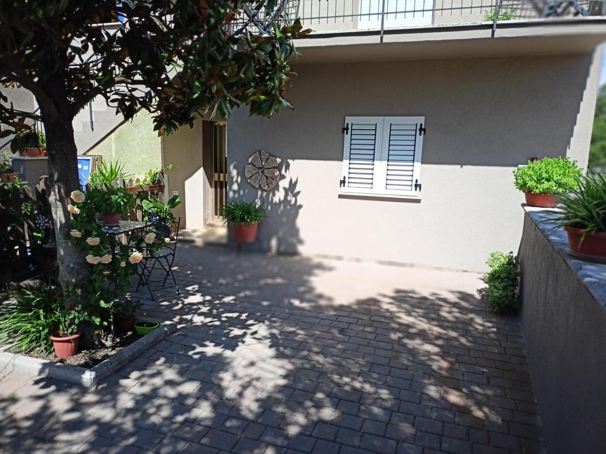 Marco - Camere Con Bagno Privato Vicino Al Centro Foligno Exterior photo